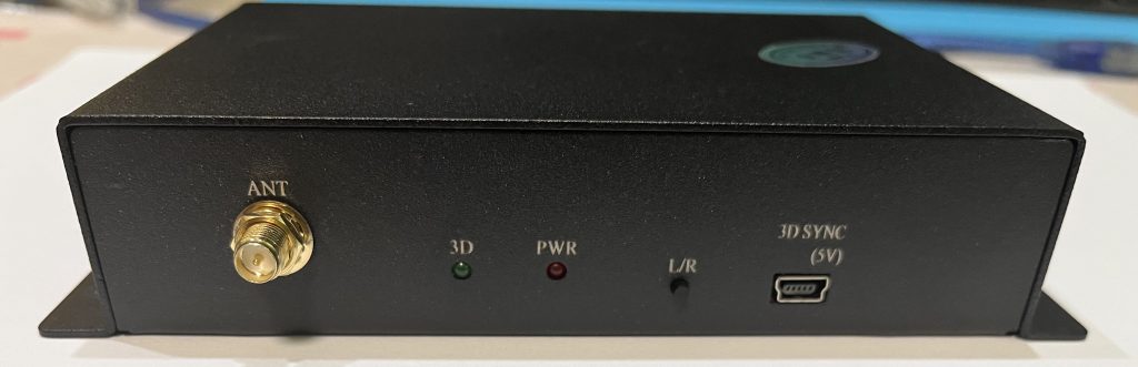 YANTOK YT-EMT100PRO professional 3D display emitter, high-performance 3D signal transmitter for commercial and industrial applications