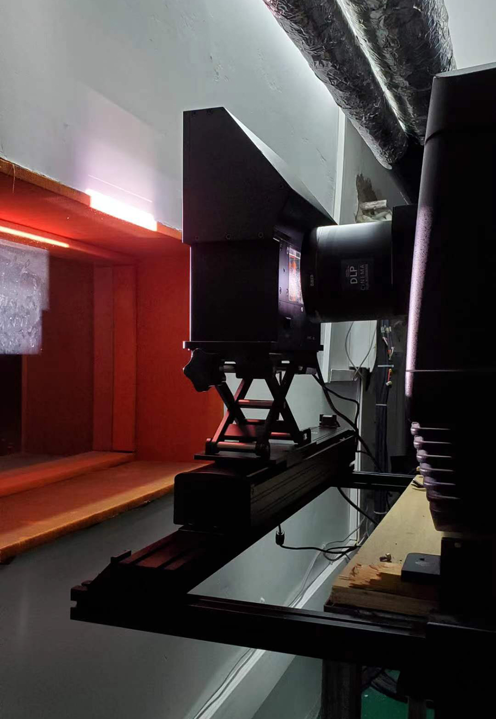 YANTOK YT-PS300 high-efficiency dual-beam 3D polarization modulator for digital cinema and large 3D projection projects